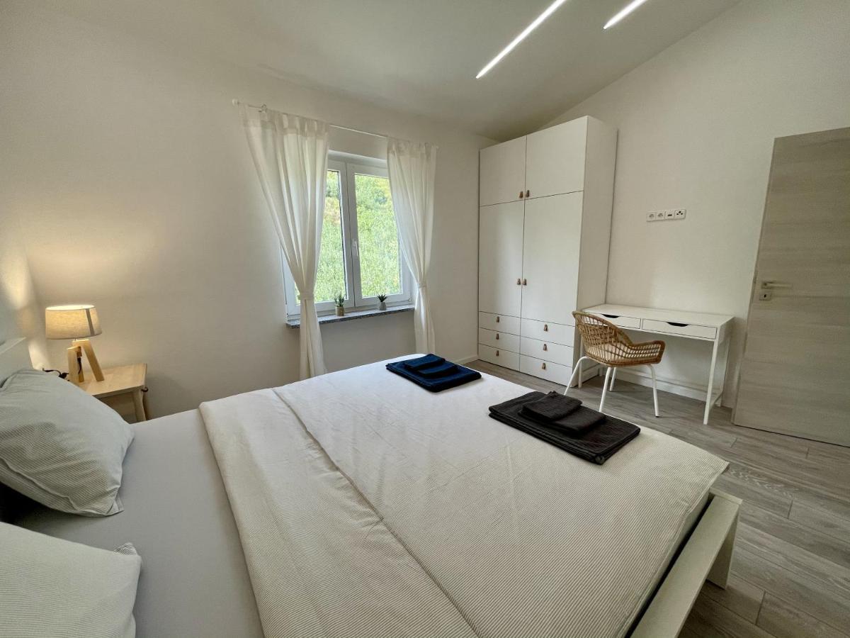 Lambda Holiday Apartments Jesenice (Split-Dalmatia) Exterior foto