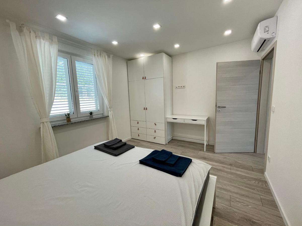 Lambda Holiday Apartments Jesenice (Split-Dalmatia) Exterior foto